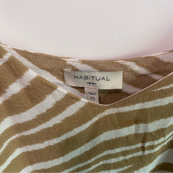 Tan and White Zebra Tank - Picture 2 of 3